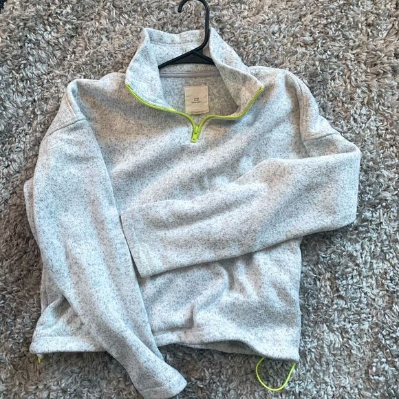 UNIVERSAL THREAD || Light Grey and Lime Green Yellow Accent Half Zip Sweatshirt - Picture 1 of 8